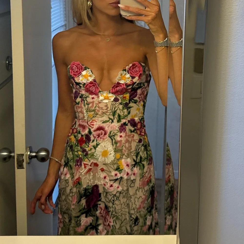 ELLIATT FLORA GOWN nude multi floral SIZE XS - Picture 3 of 3